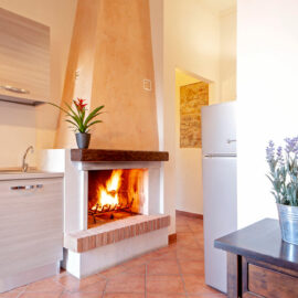 agriturismo-isola-verde-apartment-12-kitchen-chimney
